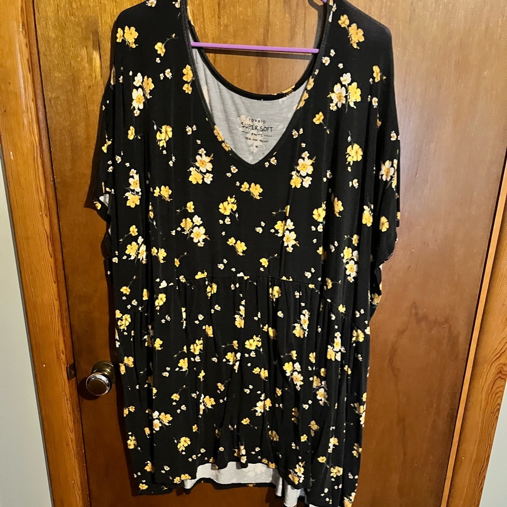 Torrid super soft top size 5